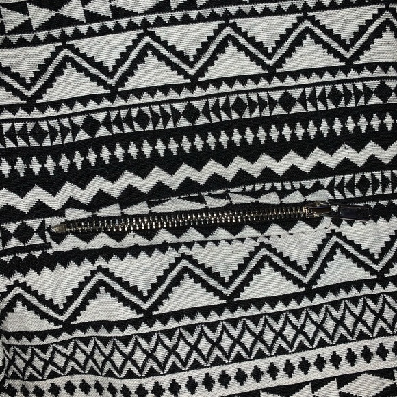 Harlowe & Graham Boho Aztec Pattern Zip Up Jacket - Picture 2 of 6